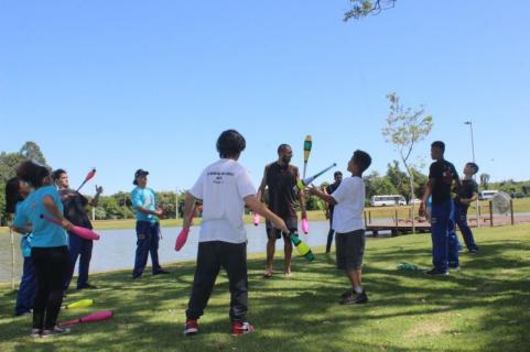 ALUNOS DE PROJETOS DE CIRCO PARTICIPAM DE OFICINAS NO PARQUE DO POVO