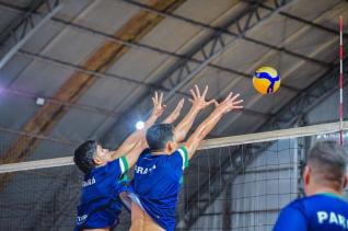 Andr Van de Sand  o tcnico da Seleo Paranaense Sub 18