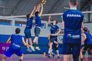 Andr Van de Sand  o tcnico da Seleo Paranaense Sub 18