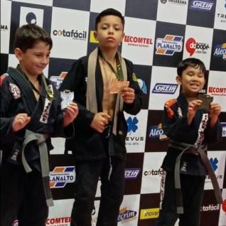 COPA FRONTEIRA DE JIU JITSU - Atletas conquistam excelentes resultados para Yara Country Clube