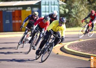 8 Horas de Ciclismo no Parque do Povo