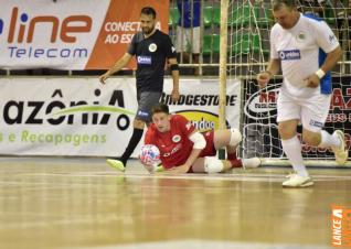 Falco, o Rei do Futsal, promoveu jogo festivo no Alcides Pan