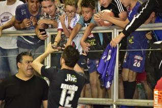 Falco, o Rei do Futsal, promoveu jogo festivo no Alcides Pan