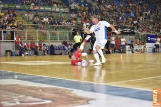 Falco, o Rei do Futsal, promoveu jogo festivo no Alcides Pan