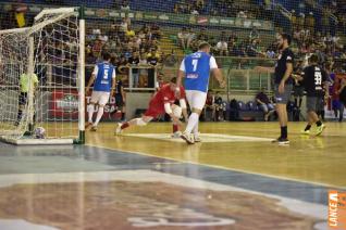 Falco, o Rei do Futsal, promoveu jogo festivo no Alcides Pan