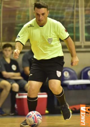 Falco, o Rei do Futsal, promoveu jogo festivo no Alcides Pan