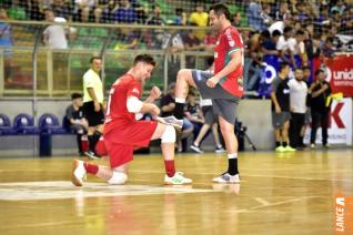 Falco, o Rei do Futsal, promoveu jogo festivo no Alcides Pan