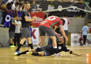 Falco, o Rei do Futsal, promoveu jogo festivo no Alcides Pan