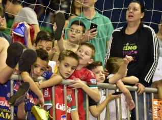 Falco, o Rei do Futsal, promoveu jogo festivo no Alcides Pan