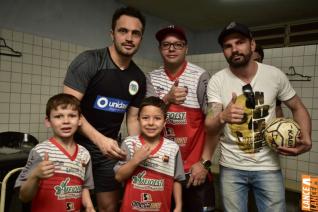 Falco, o Rei do Futsal, promoveu jogo festivo no Alcides Pan