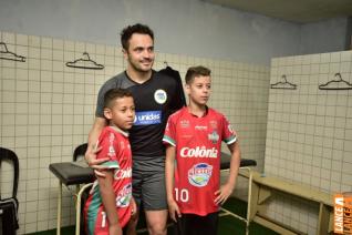 Falco, o Rei do Futsal, promoveu jogo festivo no Alcides Pan