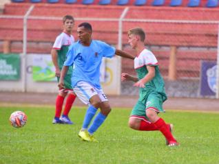 Toledo vence e lidera futebol de campo nos JAPS