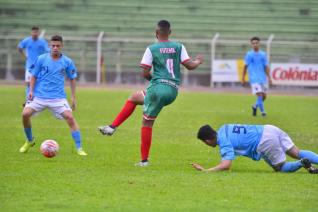 Toledo vence e lidera futebol de campo nos JAPS